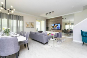Storey Villa - 5B Bedrooms Townhome 2873